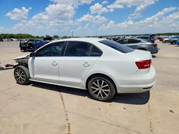 3VWDB7AJ8HM313136 2017 VOLKSWAGEN JETTA - Image 2