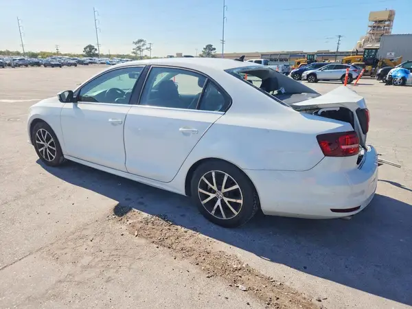 3VWDB7AJ8HM326310 2017 VOLKSWAGEN JETTA - Image 2