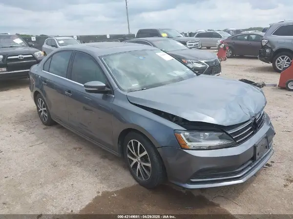 3VWDB7AJ8HM353085 2017 VOLKSWAGEN JETTA - Image 1