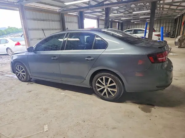 3VWDB7AJ8HM355595 2017 VOLKSWAGEN JETTA - Image 2