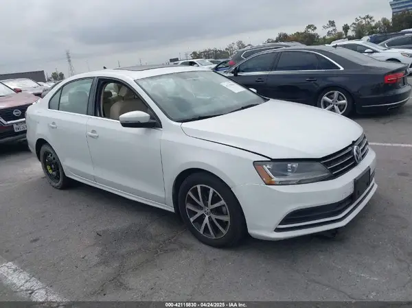 3VWDB7AJ8HM356228 2017 VOLKSWAGEN JETTA - Image 1