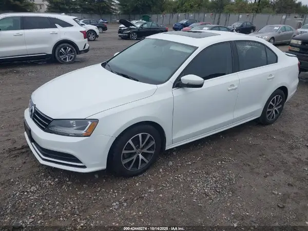 3VWDB7AJ8HM359906 2017 VOLKSWAGEN JETTA - Image 2