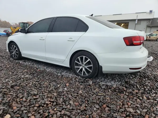 3VWDB7AJ8HM365477 2017 VOLKSWAGEN JETTA - Image 2