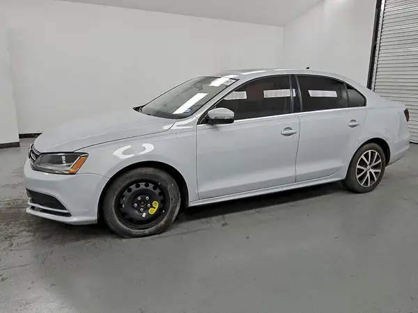 3VWDB7AJ8HM370632 2017 VOLKSWAGEN JETTA - Image 1