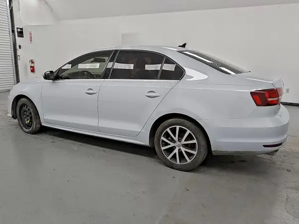 3VWDB7AJ8HM370632 2017 VOLKSWAGEN JETTA - Image 2