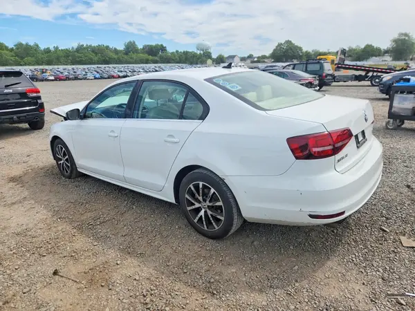 3VWDB7AJ8HM378200 2017 VOLKSWAGEN JETTA - Image 2