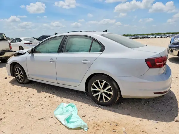 3VWDB7AJ8HM379766 2017 VOLKSWAGEN JETTA - Image 2