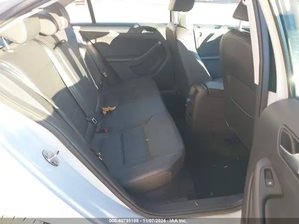 3VWDB7AJ8HM379993 2017 VOLKSWAGEN JETTA - Image 8