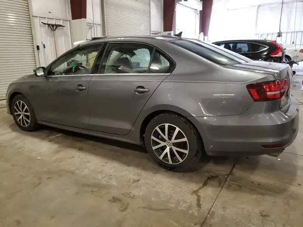 3VWDB7AJ8HM385437 2017 VOLKSWAGEN JETTA - Image 2