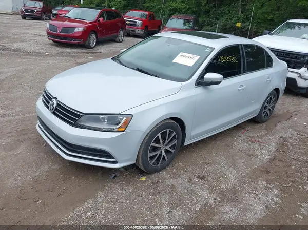 3VWDB7AJ8HM388922 2017 VOLKSWAGEN JETTA - Image 2