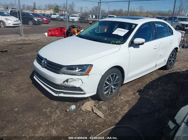 3VWDB7AJ8HM392937 2017 VOLKSWAGEN JETTA - Image 2