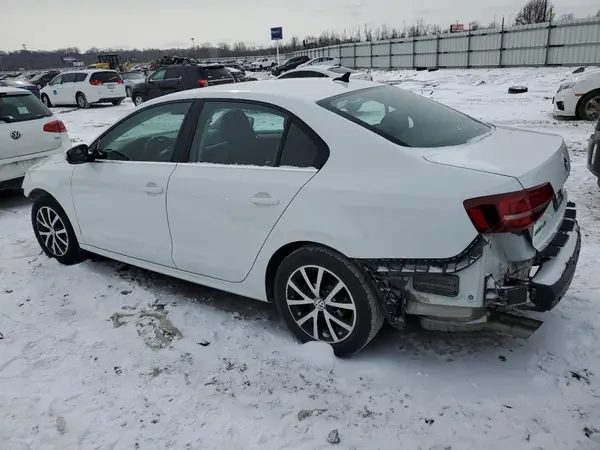 3VWDB7AJ8HM404682 2017 VOLKSWAGEN JETTA - Image 2