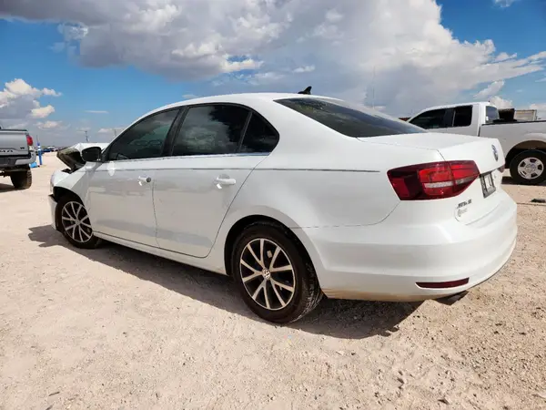 3VWDB7AJ8HM408330 2017 VOLKSWAGEN JETTA - Image 2