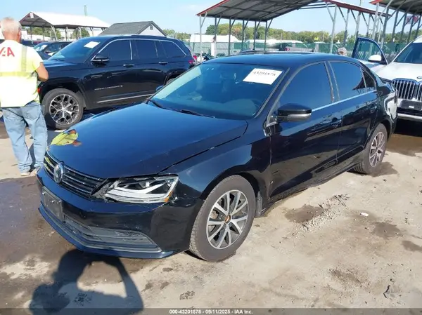 3VWDB7AJ8HM411261 2017 VOLKSWAGEN JETTA - Image 2