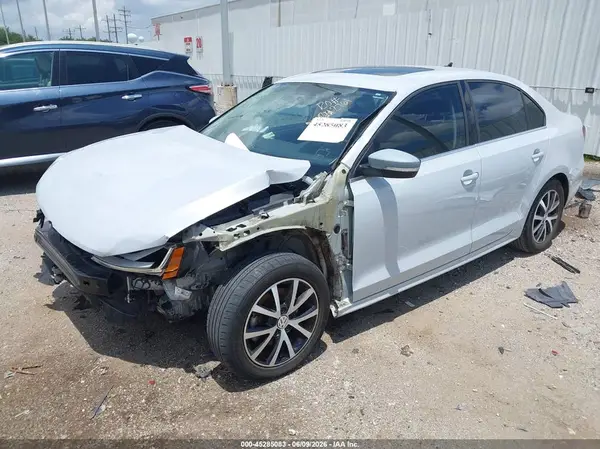 3VWDB7AJ8HM412118 2017 VOLKSWAGEN JETTA - Image 2