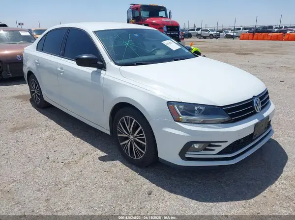 3VWDB7AJ8JM203807 2018 VOLKSWAGEN JETTA - Image 1