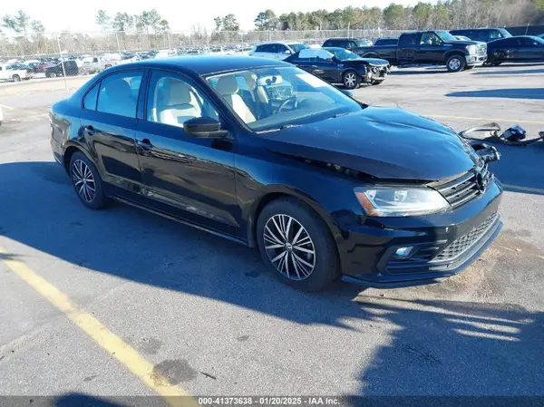 3VWDB7AJ8JM207842 2018 VOLKSWAGEN JETTA - Image 1