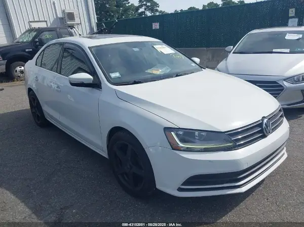 3VWDB7AJ8JM225211 2018 VOLKSWAGEN JETTA - Image 1