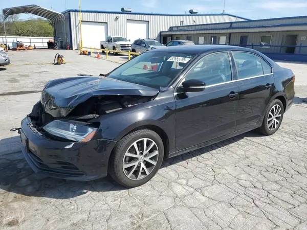 3VWDB7AJ8JM237780 2018 VOLKSWAGEN JETTA - Image 1