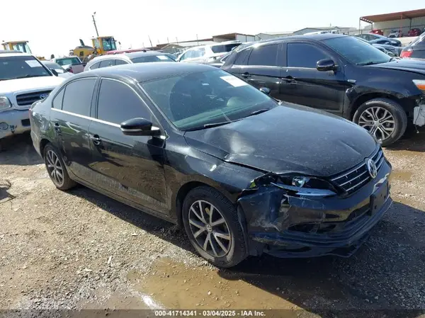 3VWDB7AJ8JM244468 2018 VOLKSWAGEN JETTA - Image 1
