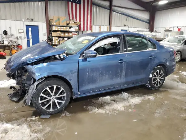 3VWDB7AJ8JM251887 2018 VOLKSWAGEN JETTA - Image 1