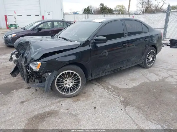 3VWDB7AJ8JM257687 2018 VOLKSWAGEN JETTA - Image 2