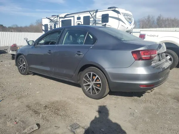 3VWDB7AJ8JM258645 2018 VOLKSWAGEN JETTA - Image 2