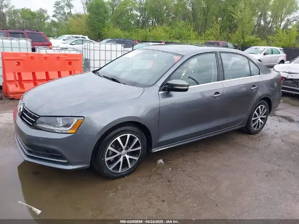 3VWDB7AJ8JM259679 2018 VOLKSWAGEN JETTA - Image 2