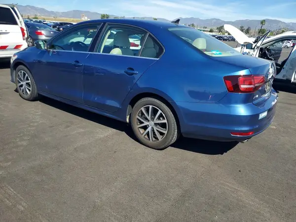 3VWDB7AJ8JM262906 2018 VOLKSWAGEN JETTA - Image 2
