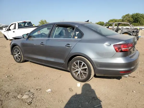 3VWDB7AJ8JM263554 2018 VOLKSWAGEN JETTA - Image 2