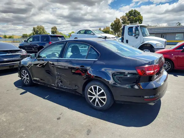 3VWDB7AJ9HM204524 2017 VOLKSWAGEN JETTA - Image 2