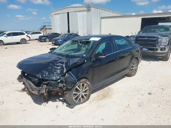 3VWDB7AJ9HM228080 2017 VOLKSWAGEN JETTA - Image 2