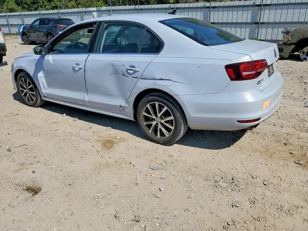 3VWDB7AJ9HM237748 2017 VOLKSWAGEN JETTA - Image 2