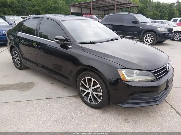 3VWDB7AJ9HM252962 2017 VOLKSWAGEN JETTA - Image 1
