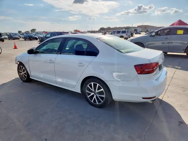 3VWDB7AJ9HM254906 2017 VOLKSWAGEN JETTA - Image 2