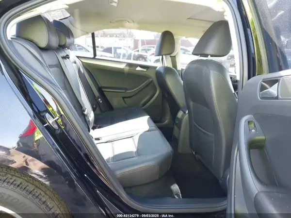 3VWDB7AJ9HM261676 2017 VOLKSWAGEN JETTA - Image 8