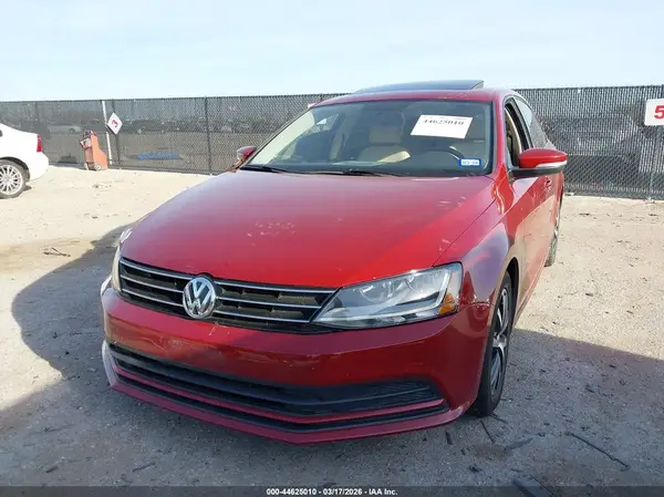 3VWDB7AJ9HM261872 2017 VOLKSWAGEN JETTA - Image 2