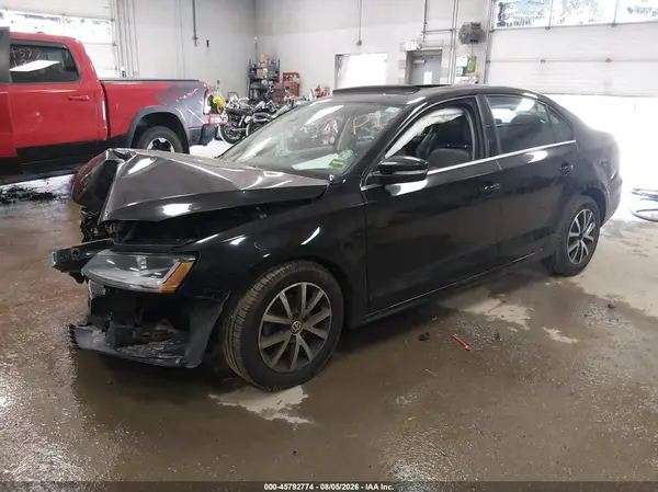 3VWDB7AJ9HM275223 2017 VOLKSWAGEN JETTA - Image 2