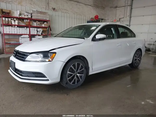 3VWDB7AJ9HM275903 2017 VOLKSWAGEN JETTA - Image 2