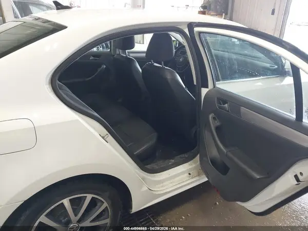 3VWDB7AJ9HM275903 2017 VOLKSWAGEN JETTA - Image 8