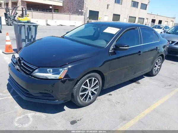 3VWDB7AJ9HM291759 2017 VOLKSWAGEN JETTA - Image 2