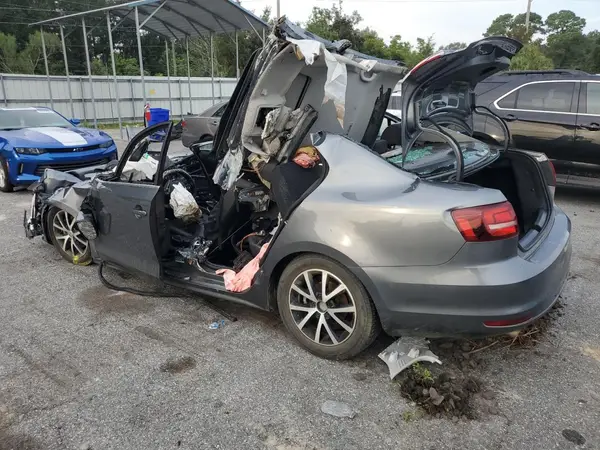 3VWDB7AJ9HM293592 2017 VOLKSWAGEN JETTA - Image 2