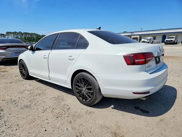 3VWDB7AJ9HM294385 2017 VOLKSWAGEN JETTA - Image 2