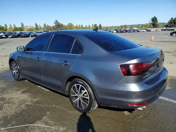 3VWDB7AJ9HM299473 2017 VOLKSWAGEN JETTA - Image 2
