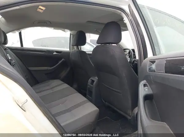 3VWDB7AJ9HM300041 2017 VOLKSWAGEN JETTA - Image 8