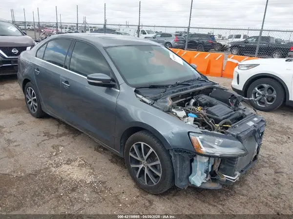 3VWDB7AJ9HM310357 2017 VOLKSWAGEN JETTA - Image 1