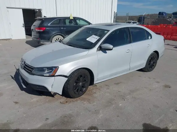 3VWDB7AJ9HM316577 2017 VOLKSWAGEN JETTA - Image 2