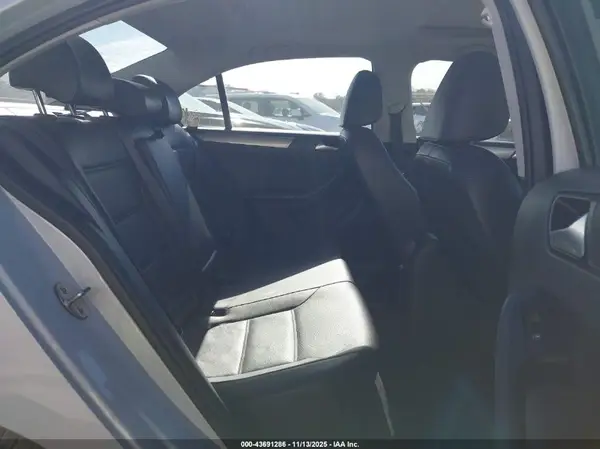 3VWDB7AJ9HM316577 2017 VOLKSWAGEN JETTA - Image 8