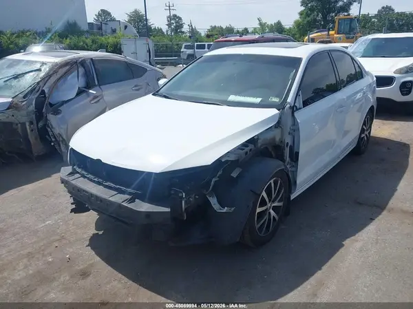 3VWDB7AJ9HM357954 2017 VOLKSWAGEN JETTA - Image 2