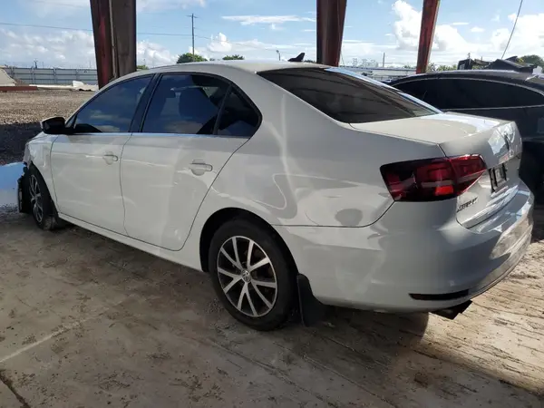 3VWDB7AJ9HM358408 2017 VOLKSWAGEN JETTA - Image 2